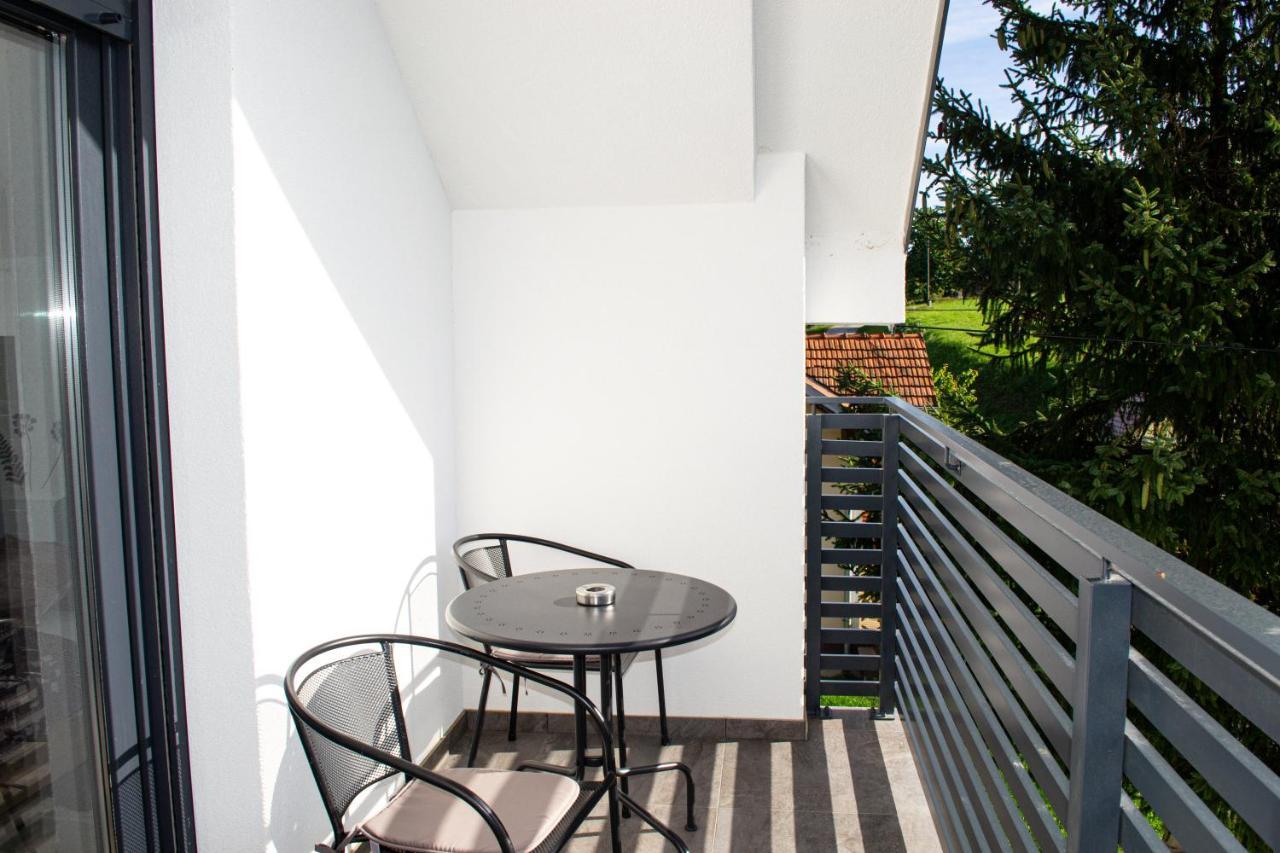 Kraljeva Hiza - Apartmani I Sobe Kralj Свети-Мартин-на-Мору Экстерьер фото