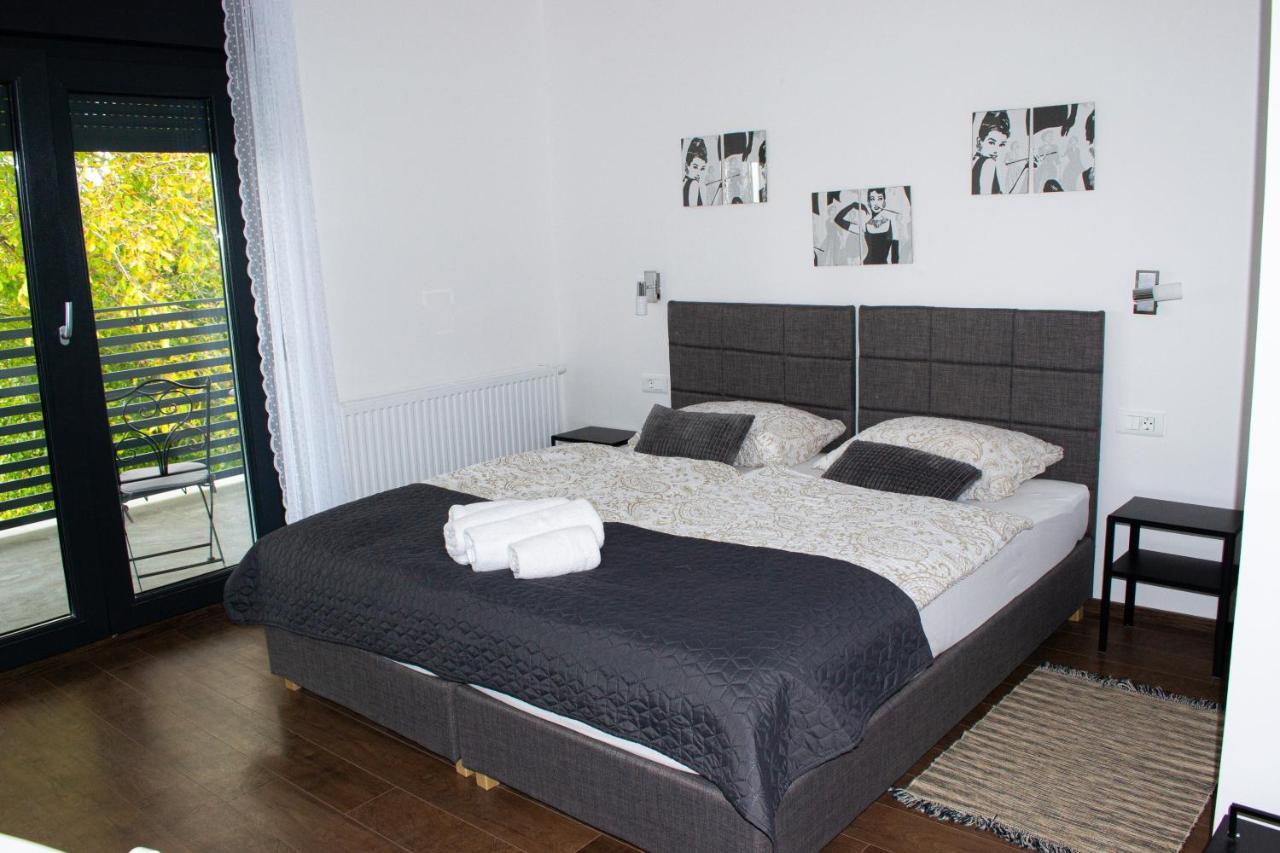 Kraljeva Hiza - Apartmani I Sobe Kralj Свети-Мартин-на-Мору Экстерьер фото