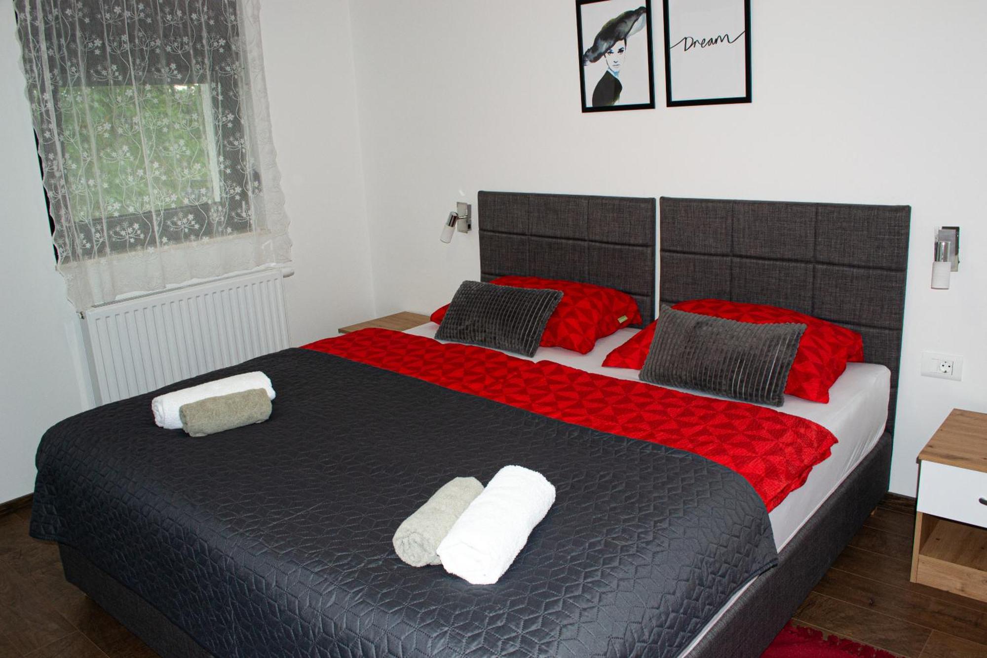 Kraljeva Hiza - Apartmani I Sobe Kralj Свети-Мартин-на-Мору Экстерьер фото