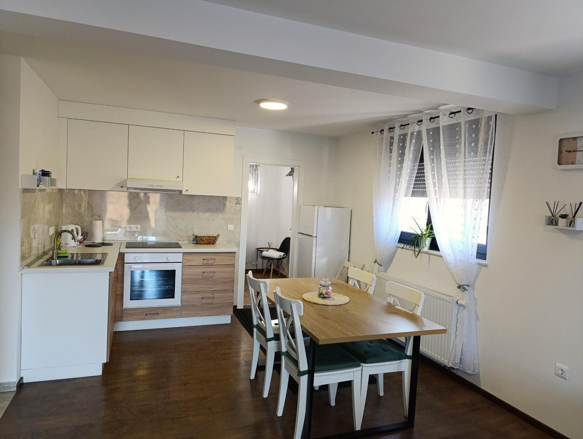 Kraljeva Hiza - Apartmani I Sobe Kralj Свети-Мартин-на-Мору Экстерьер фото